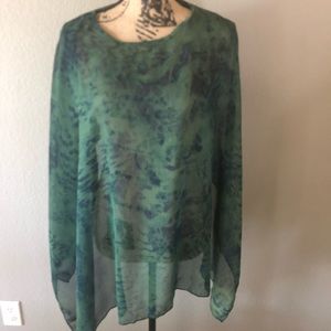 Light weight reversible tunic